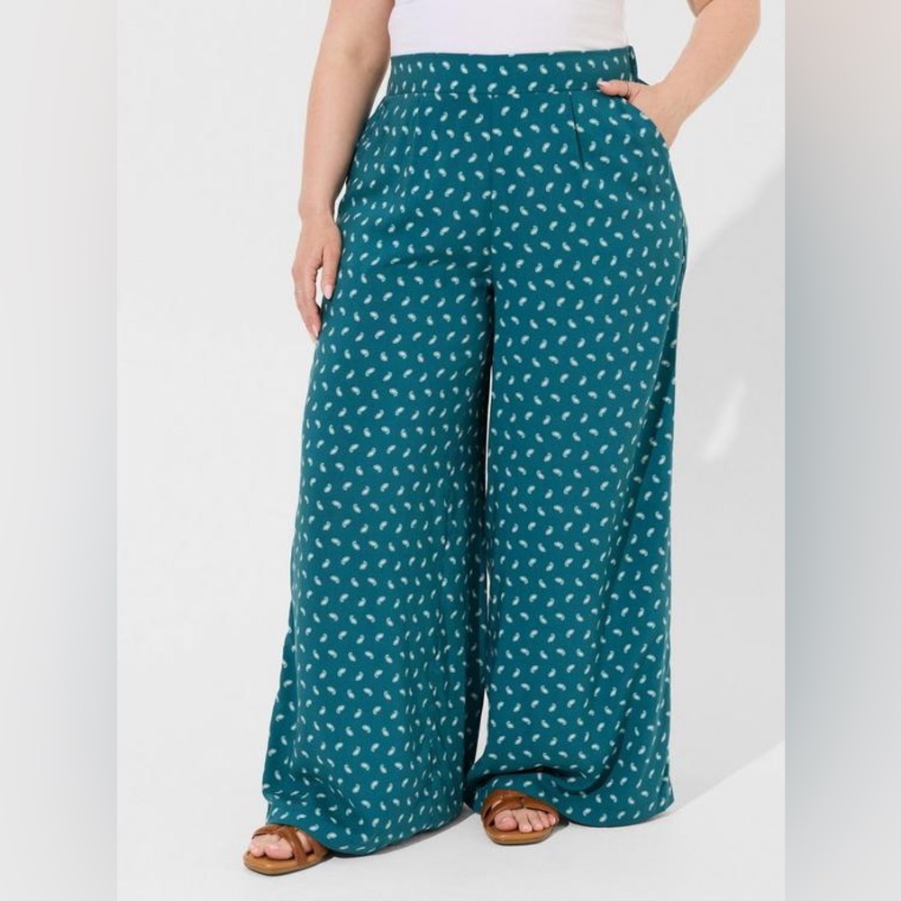 NWT Torrid Pull-On Wide Leg Pant Teal Size 00R (M/L or 10)